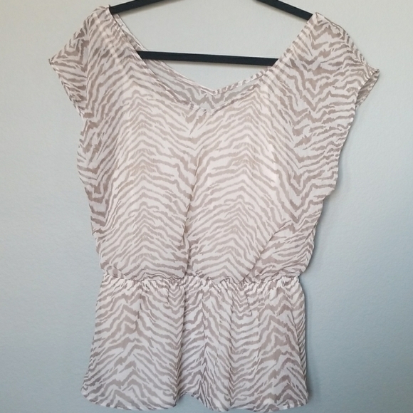 Express Mobwife cream animal print layer top size small - Picture 1 of 6